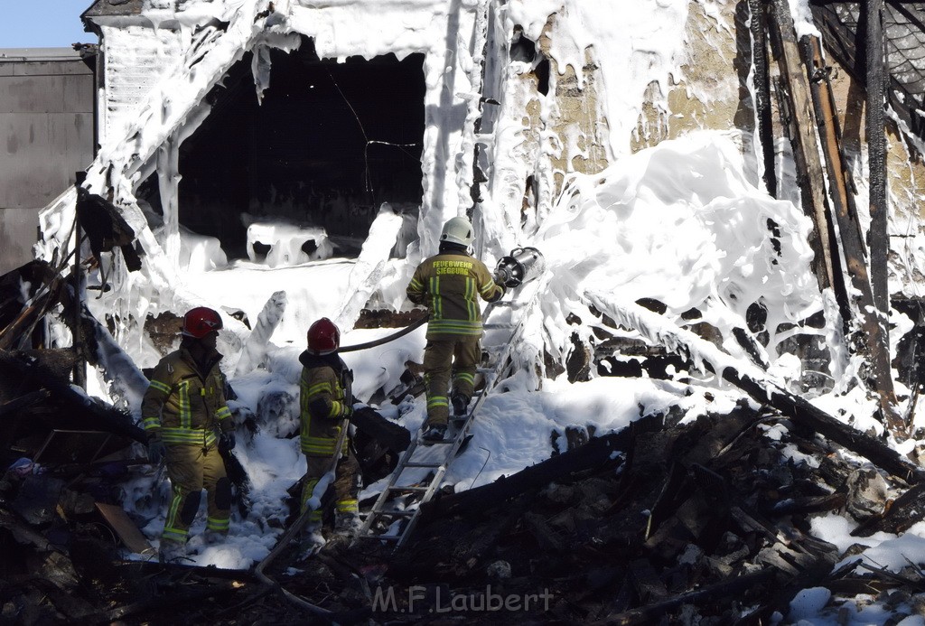 Grossfeuer Einfamilienhaus Siegburg Muehlengrabenstr P1435.JPG - Miklos Laubert